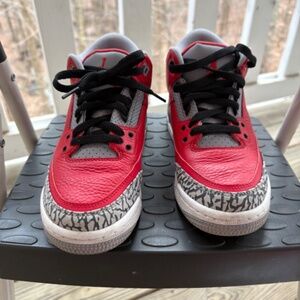 Air Jordan 3 (Size 5Y)